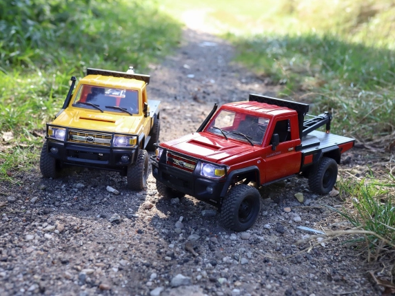RC auto Land Cruiser Toyota s navijákem